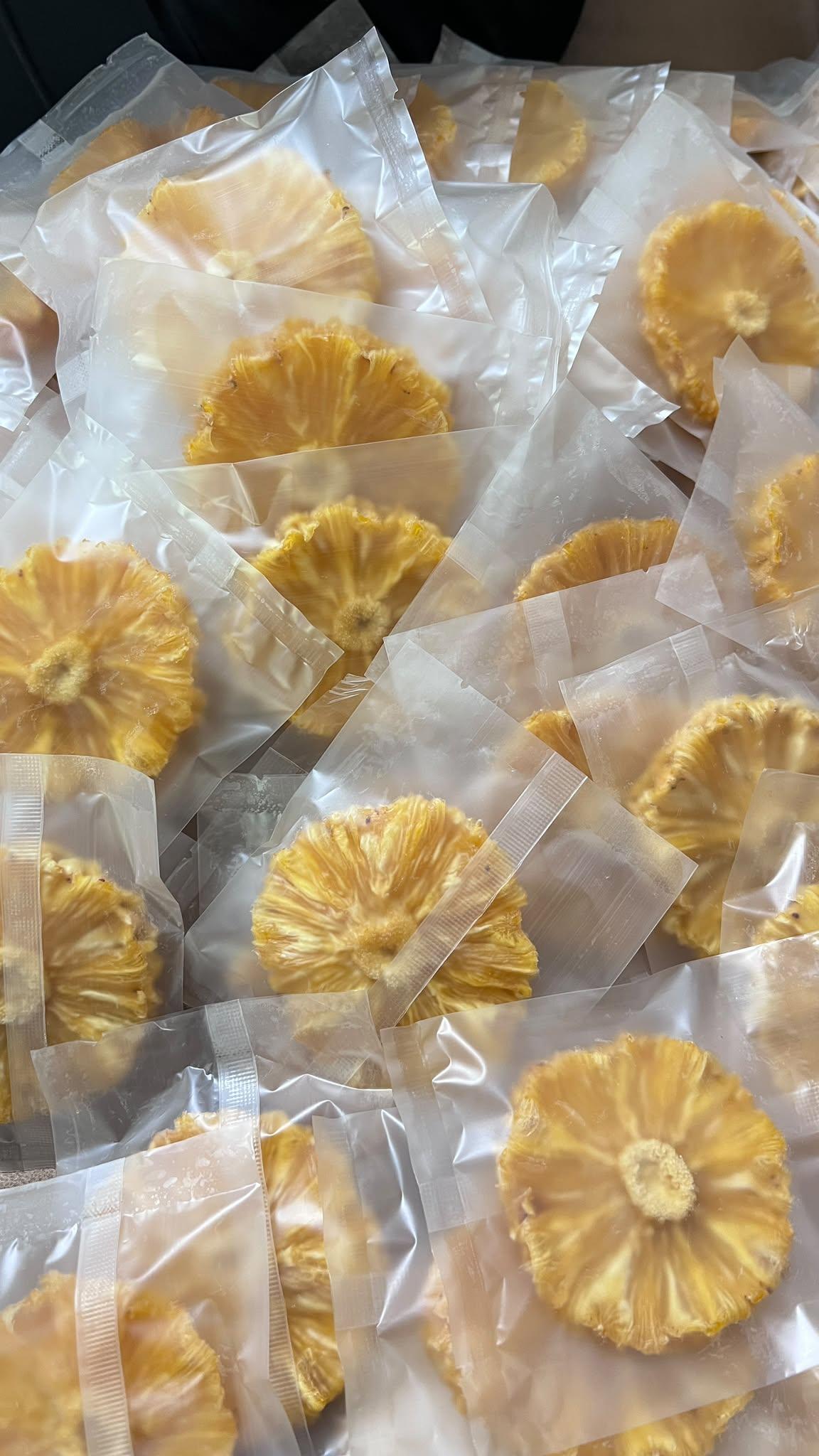 旺旺酷樂農場,鳳梨果乾正在特價中喔！